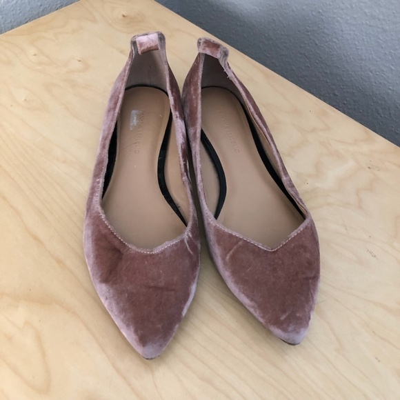 BANANA REPUBLIC Velvet Pointed Toe Ballet Flats - Picture 6 of 15